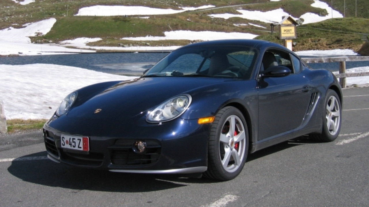 How the 2006 Porsche Cayman created an internal rivalry