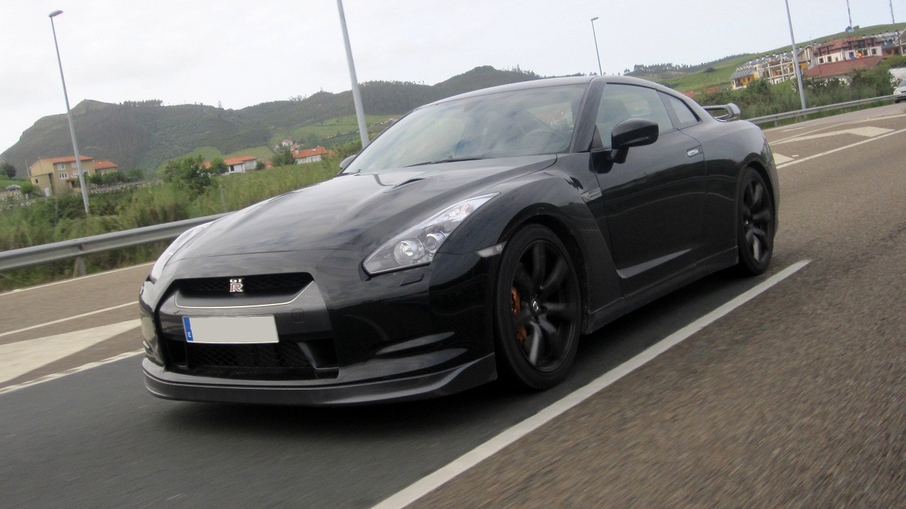 How the 2009 Nissan GT-R embarrassed supercars on a budget