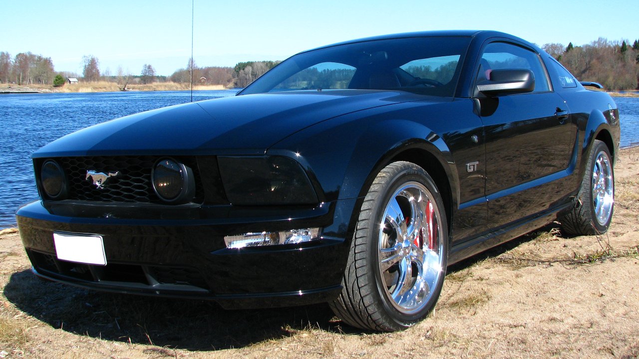 When the 2005 Ford GT revived a legend the hard way