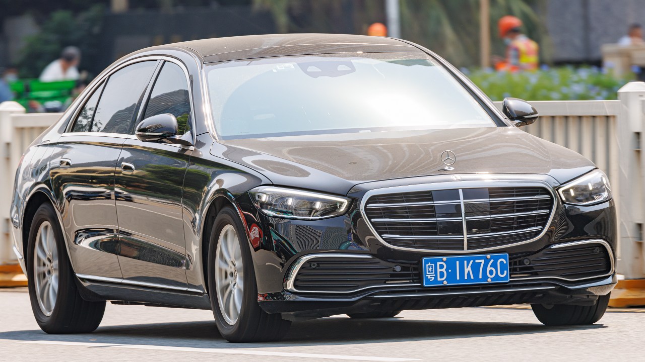 Mercedes rethinks modern assembly by ditching glue for screws