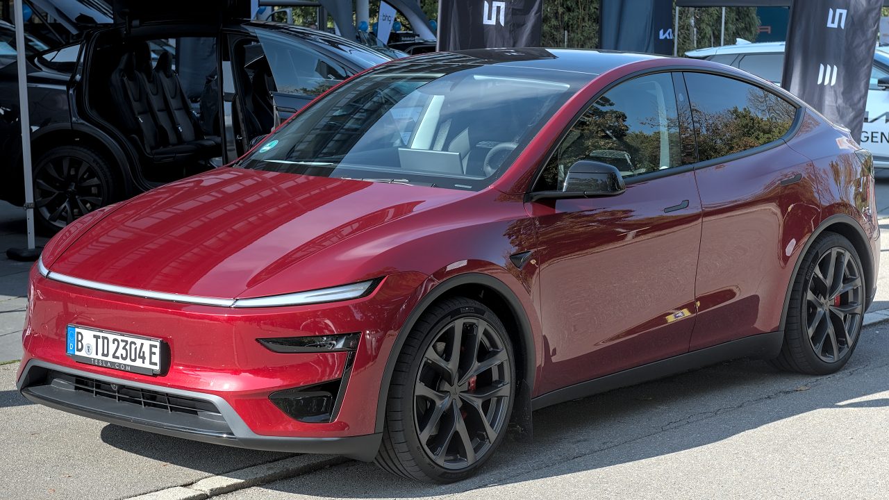 Carmakers admit overheating “smart cameras” are a growing issue