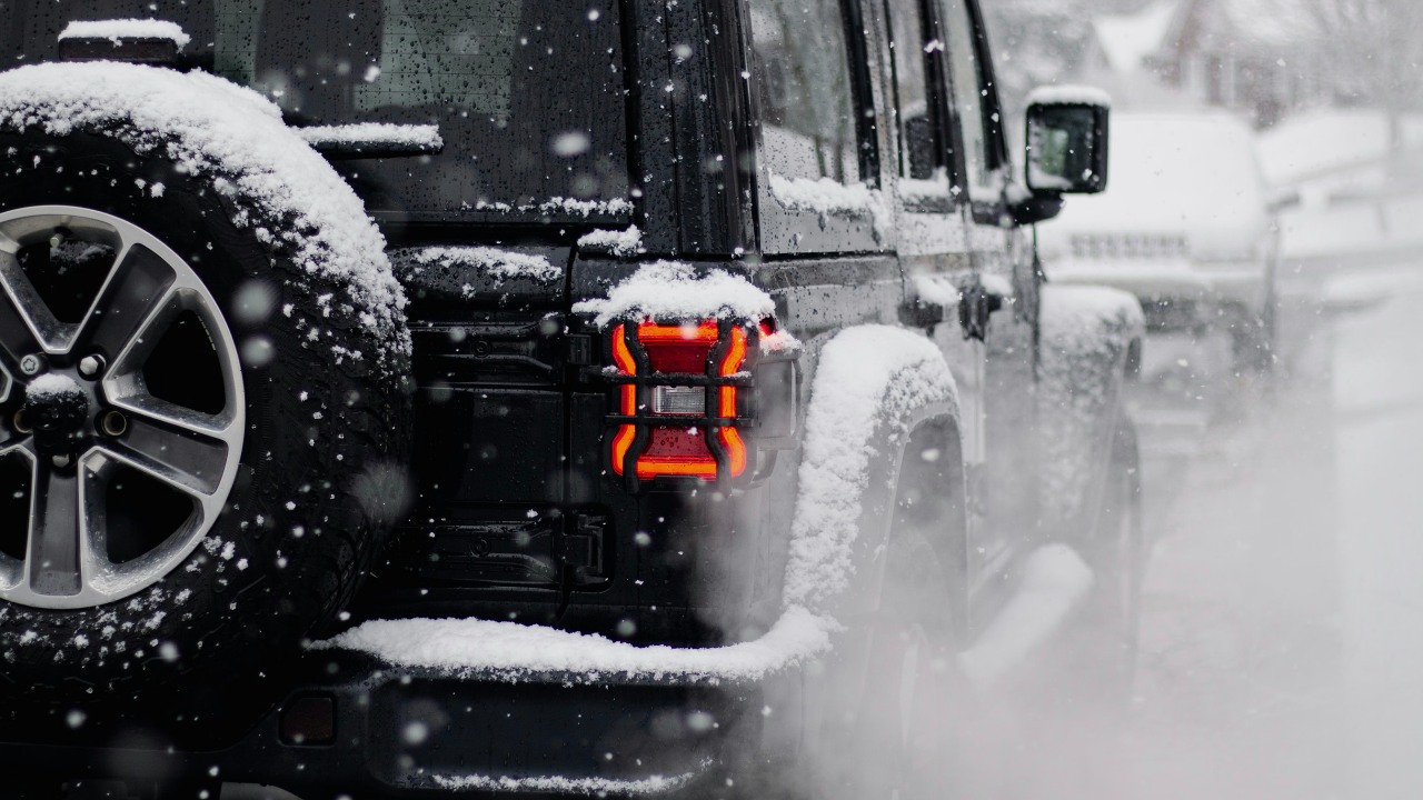 Driving with snow on your car may be a crime depending on where you live