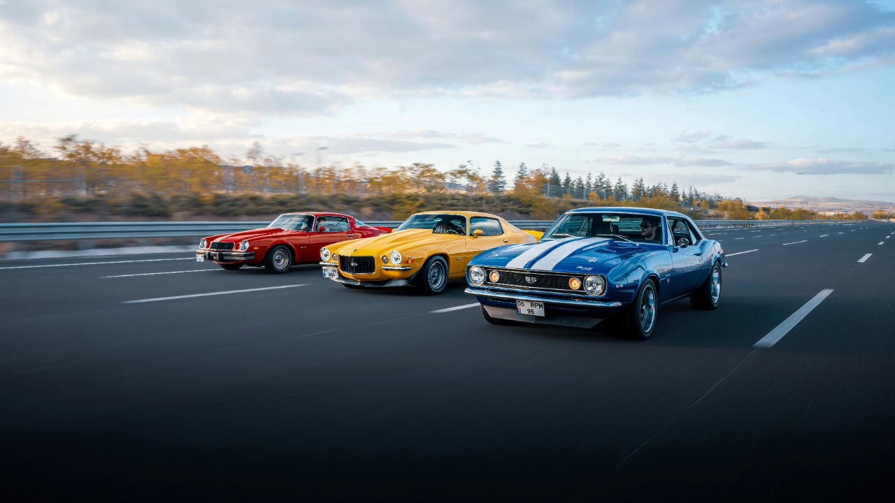 Muscle car loyalists shocked by dropping auction prices