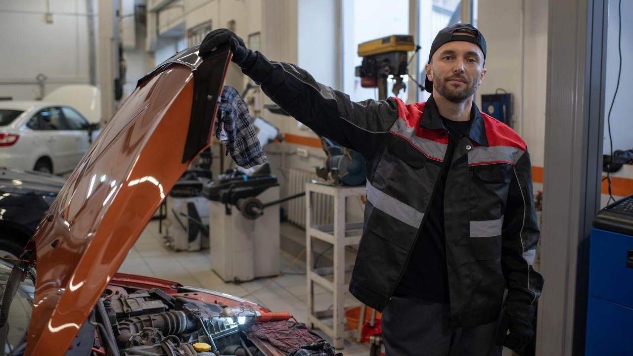 What police mechanics know that civilians don’t