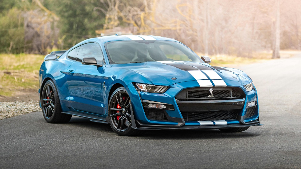Why the Shelby GT350R hits right in the heart and ears