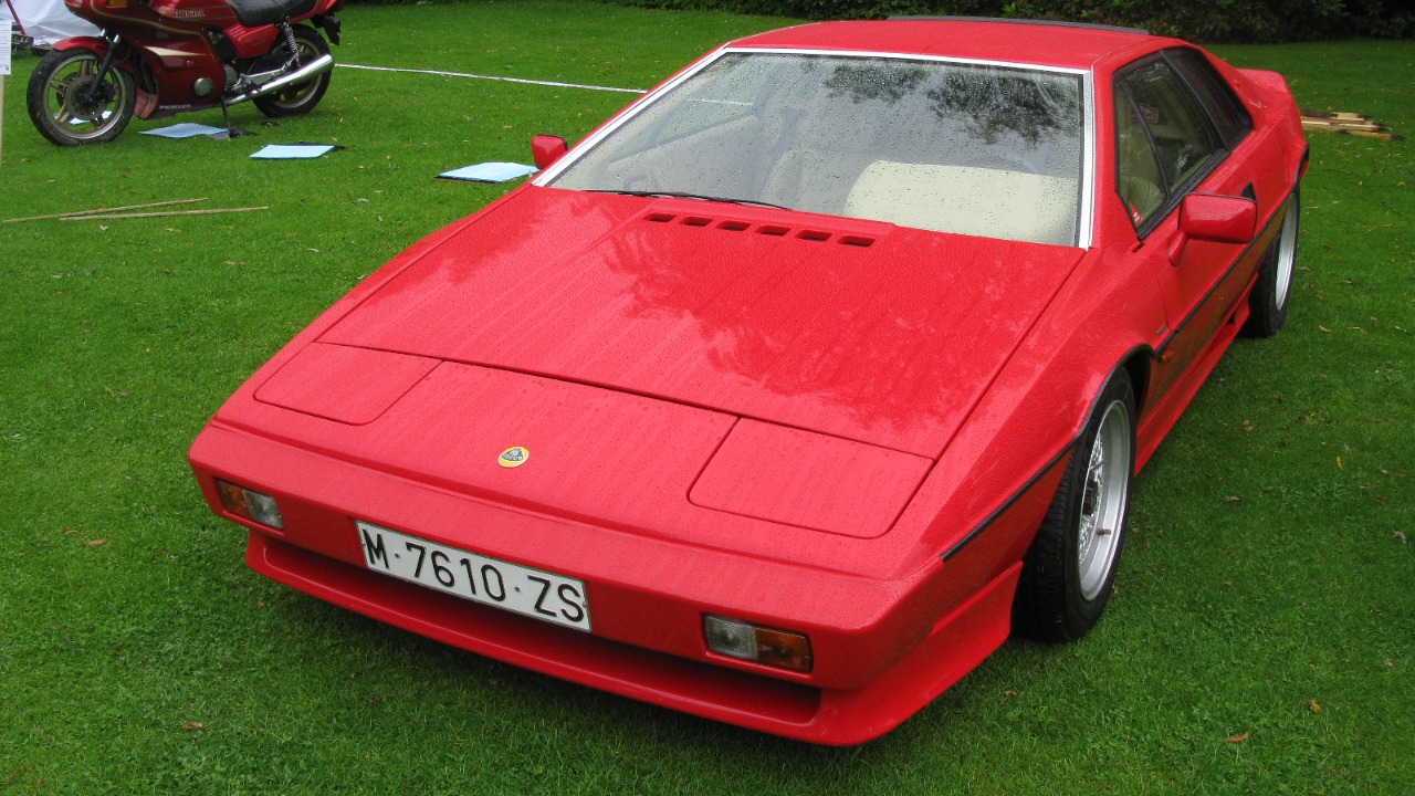 The Lotus Esprit Turbo that punched above its weight class