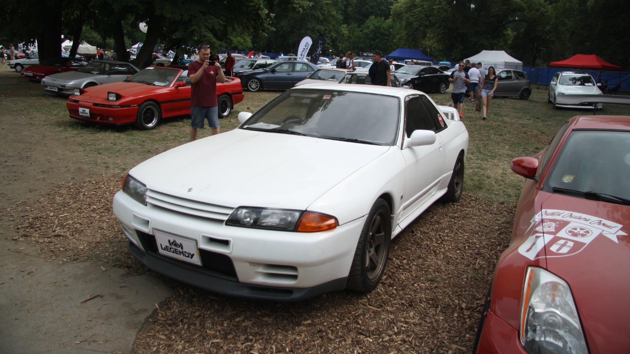 The R32 Skyline GT-R that earned the Godzilla name