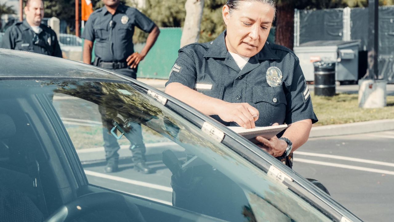What police really look for during a traffic stop