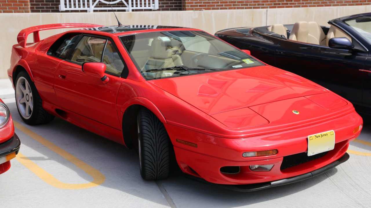 How the Lotus Esprit V8 punches far above expectations