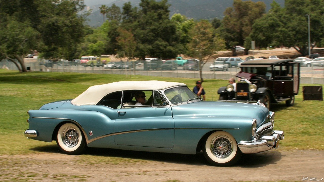Why the 1953 Buick Skylark blended power and elegance