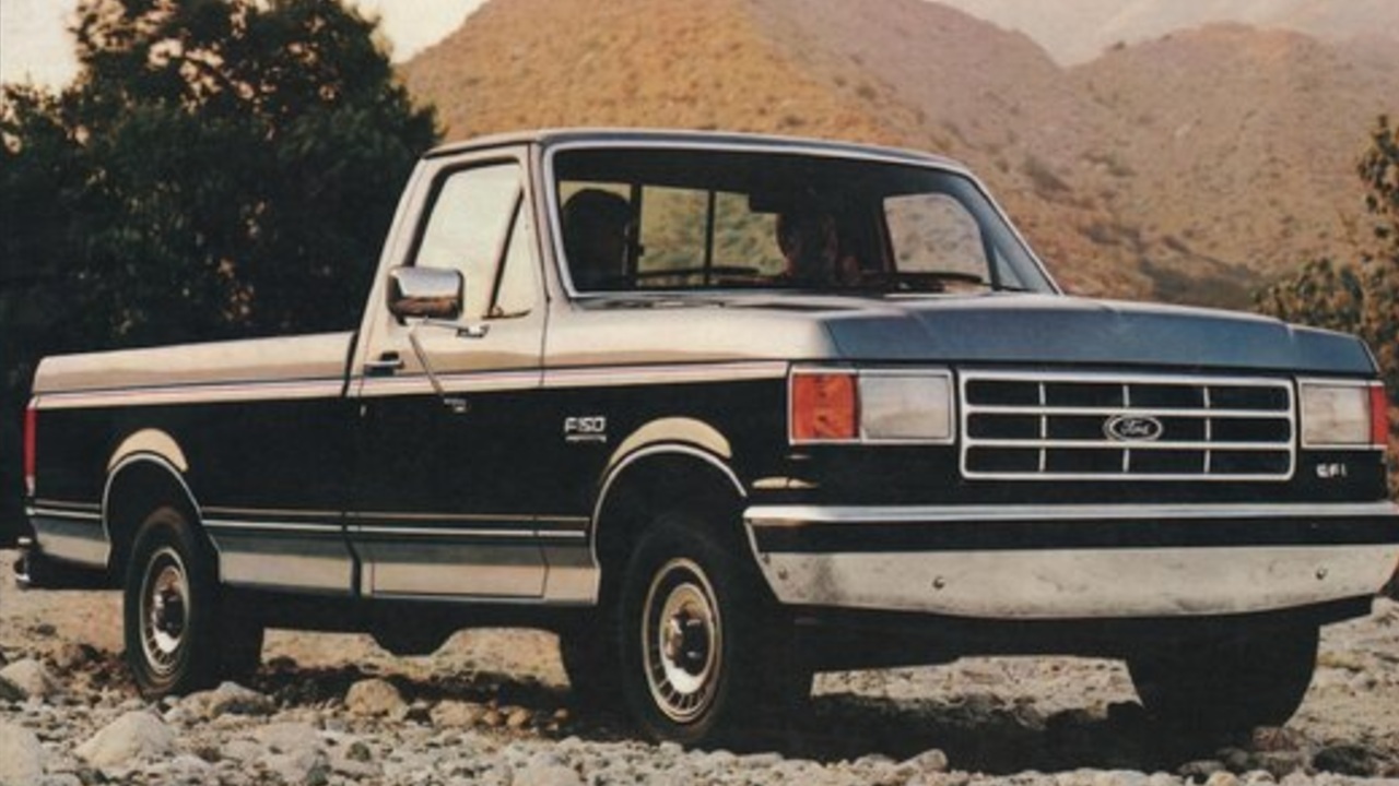 When the 1993 Ford SVT Lightning shocked truck buyers