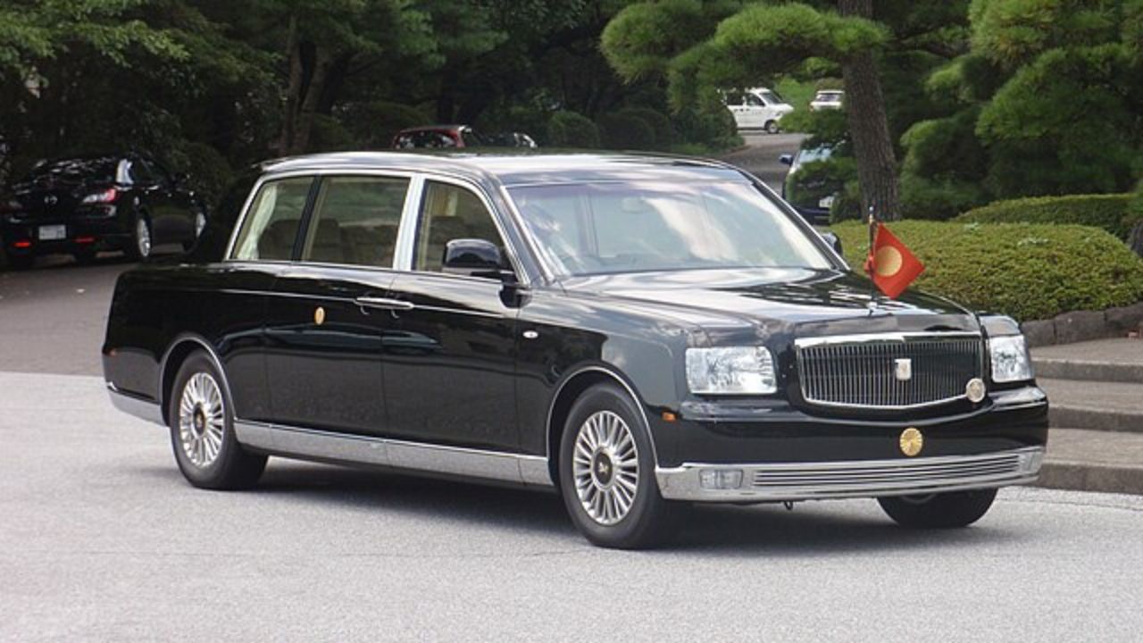 How the 1997 Toyota Century ignored trends completely