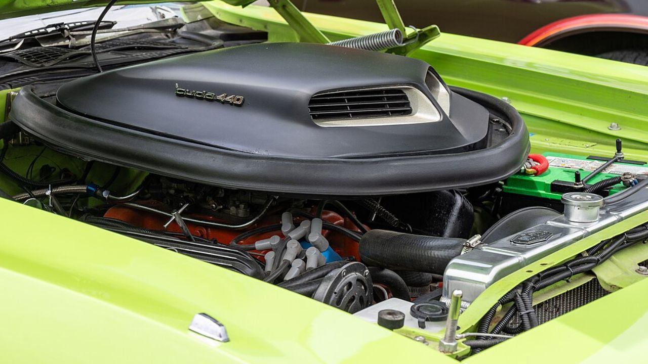 9 of the greatest engines ever stuffed into Mopar muscle cars