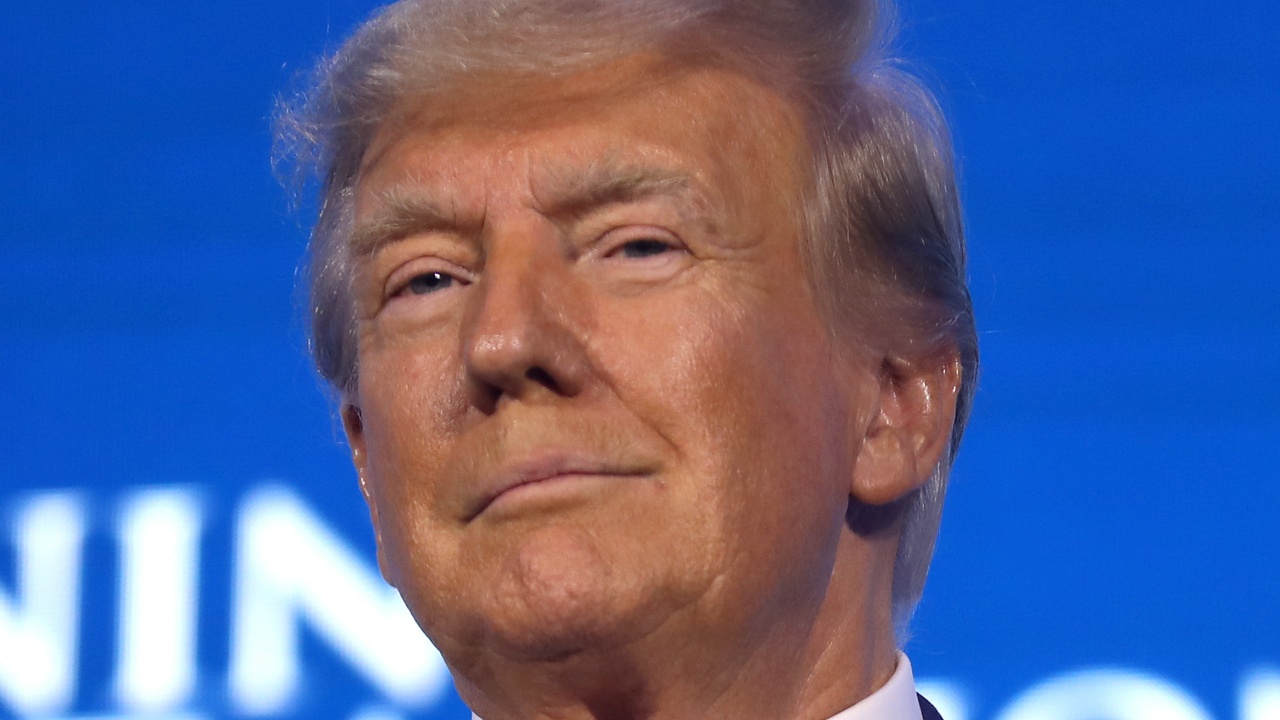 Trump team touts bargain cars while gutting rules on Midwest swing