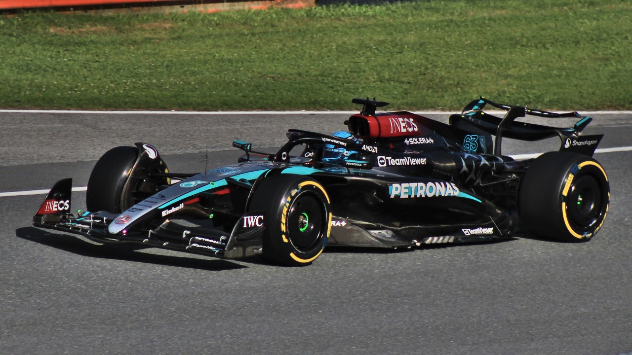 George Russell reveals crazy Mercedes F1 contract demand that got rejected