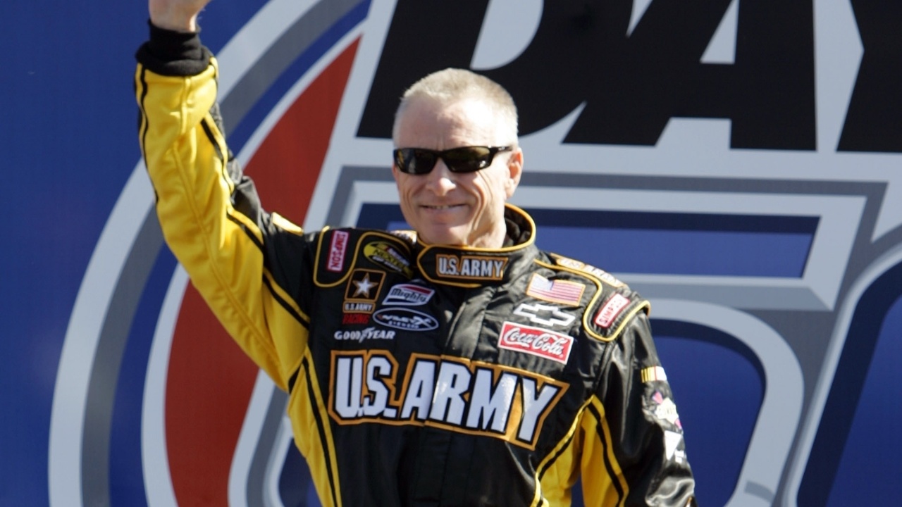 Mark Martin says loud meetings helped revive NASCAR’s Chase era
