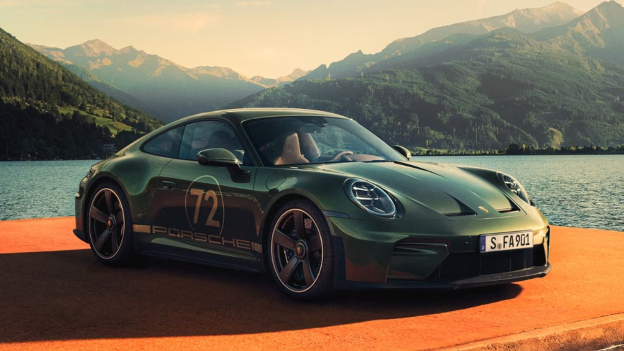 2027 Porsche 911 GT3 RS facelift caught in clearest spy shots yet