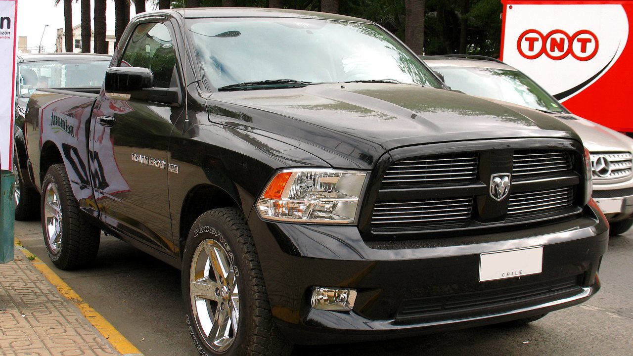 Ram boss kills manual Hemi rumors, crushing stick-shift loyalists