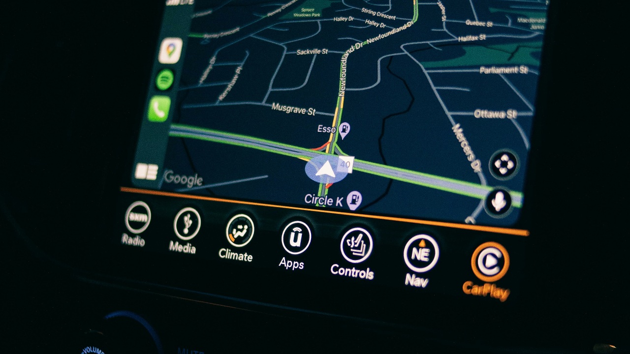 Your speedometer is lying, but is GPS accuracy actually any better?