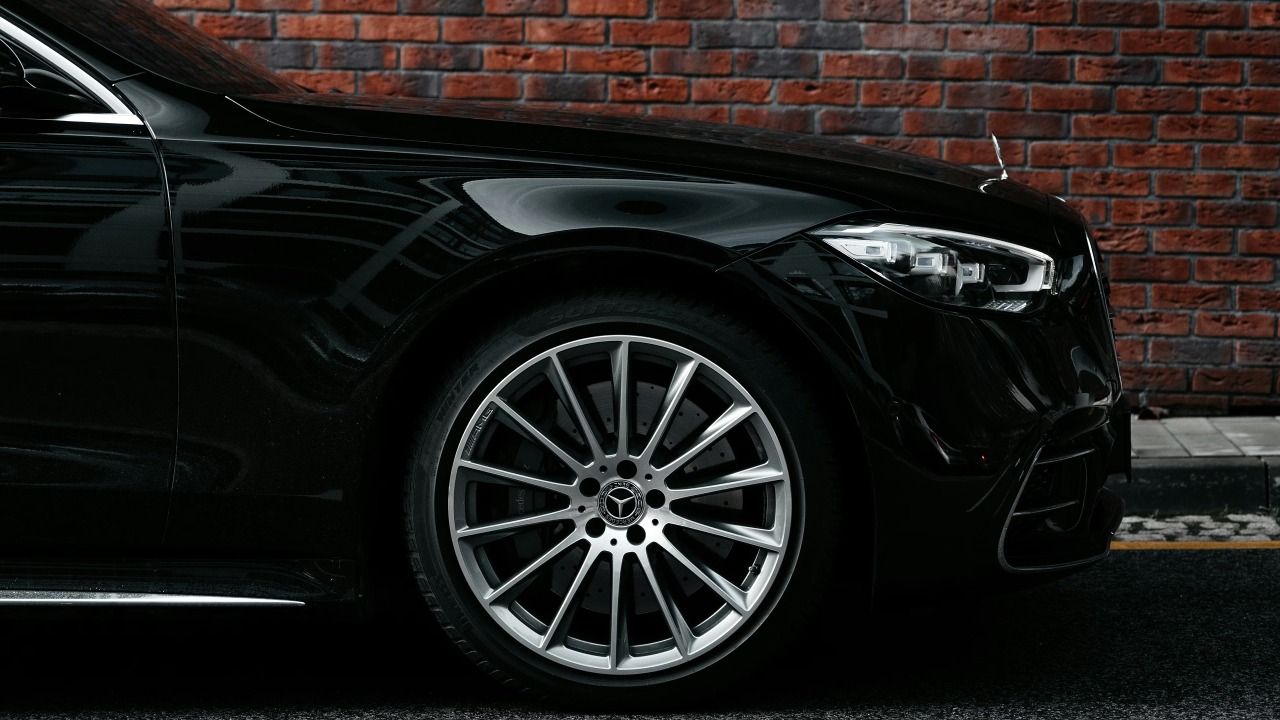 Mercedes S-Class facelift brings brighter lights and more power