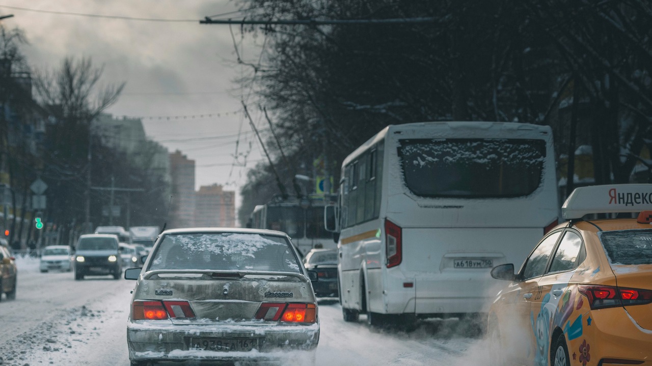 Winter whiteout triggers insane 100-car pileup on Michigan freeway
