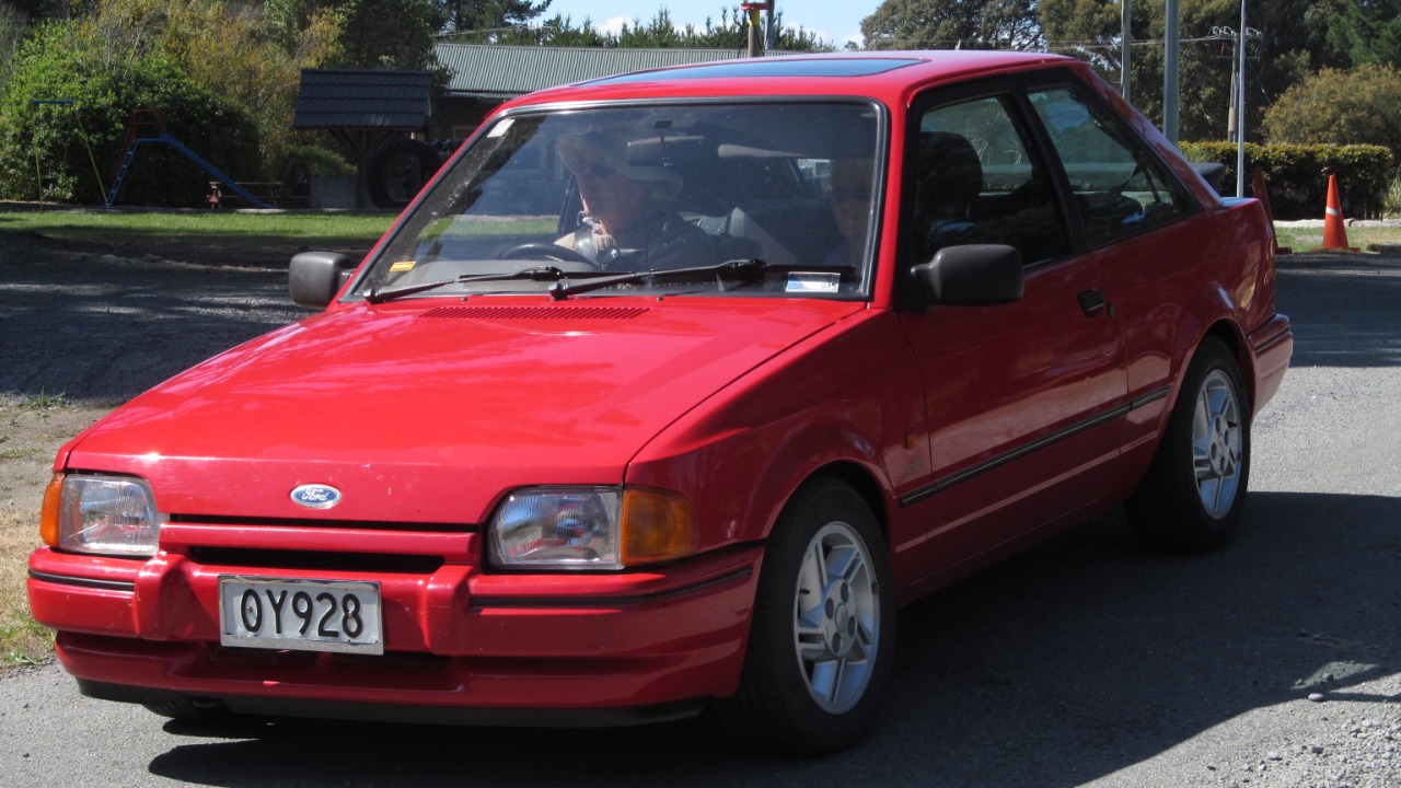 When the 1986 Ford Escort RS Turbo went hunting