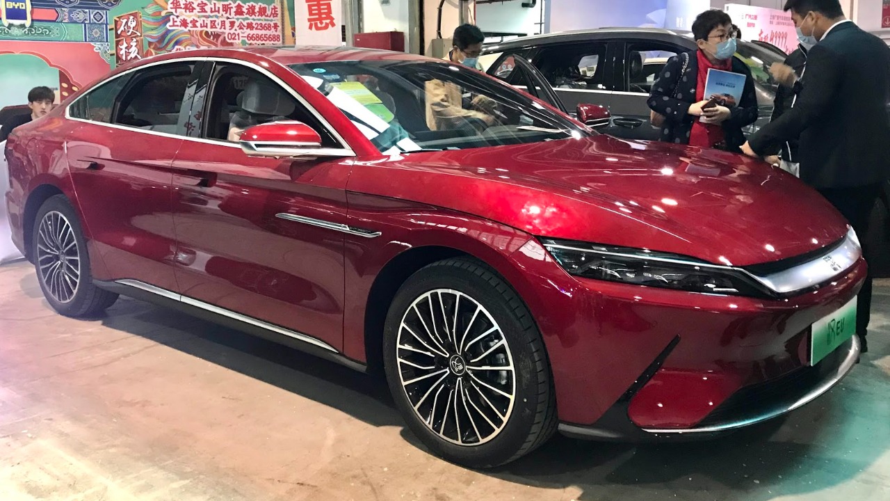 Canada courts China’s biggest EV giants right on the US border