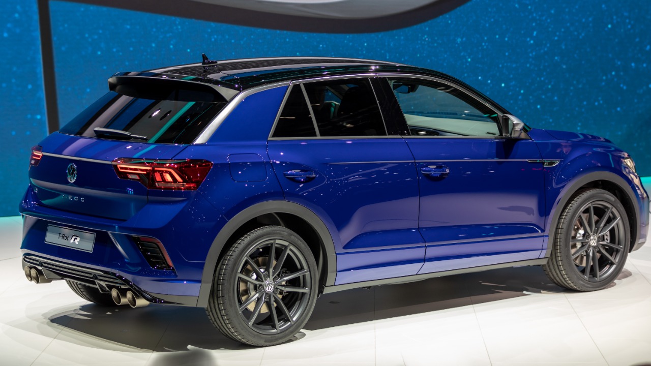 VW stock rockets to DAX leader after surprise cash flow surge