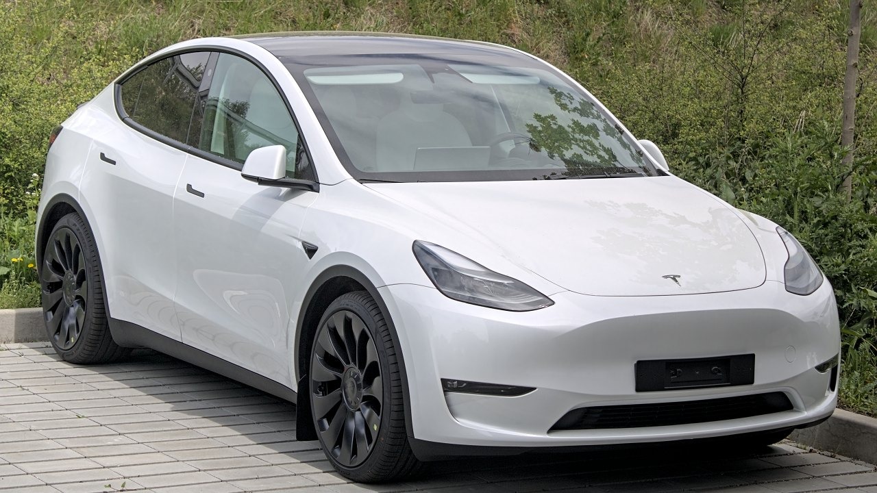 Tesla suspension failures blamed on drivers, but NHTSA records tell a messier story