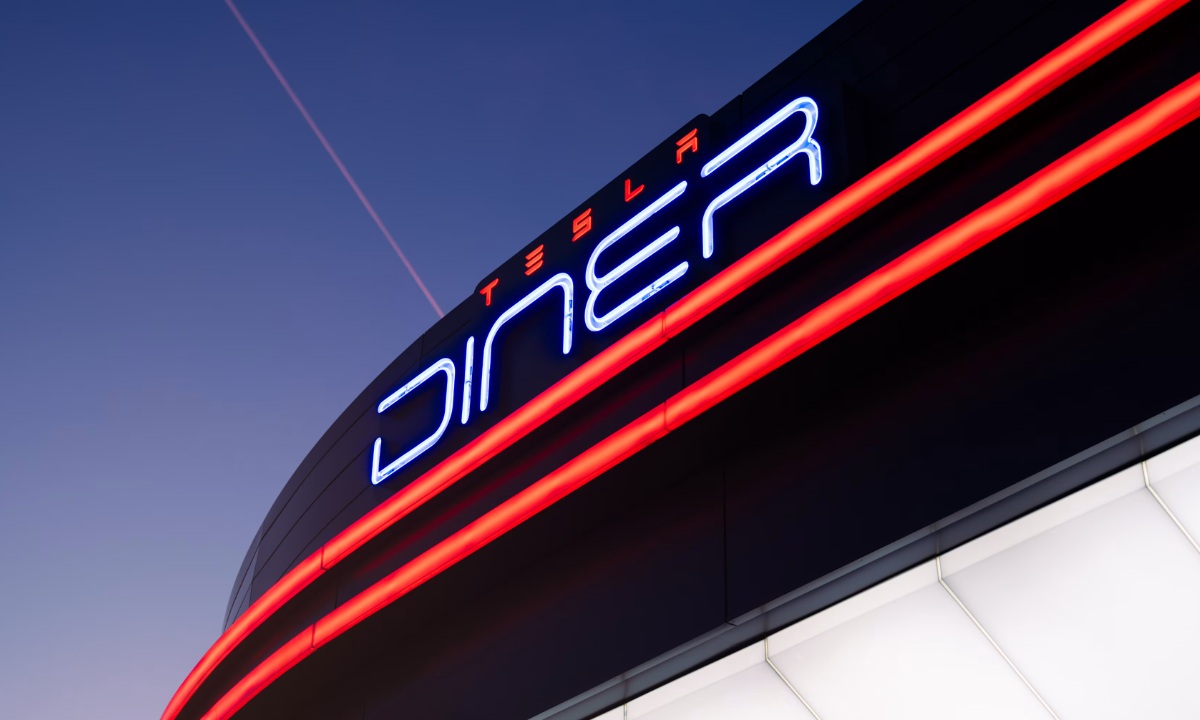 Tesla’s diner went viral—then went empty in under six months