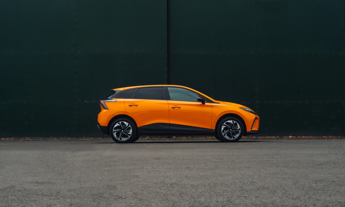 MG4 electric hatch gets 2024 refresh with new cabin and 64 kWh pack