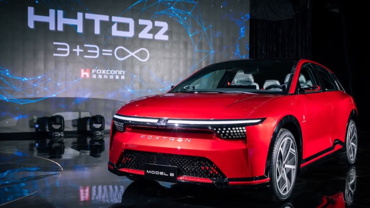 Mitsubishi’s 400 hp pocket rocket rolls off the same lines as your iPhone