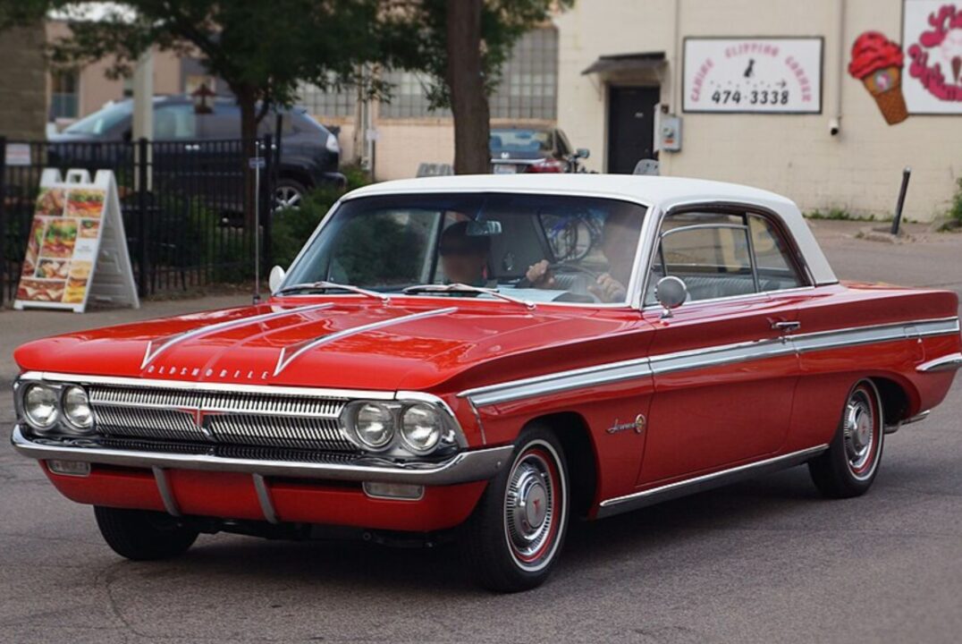 1962 Oldsmobile Jetfire