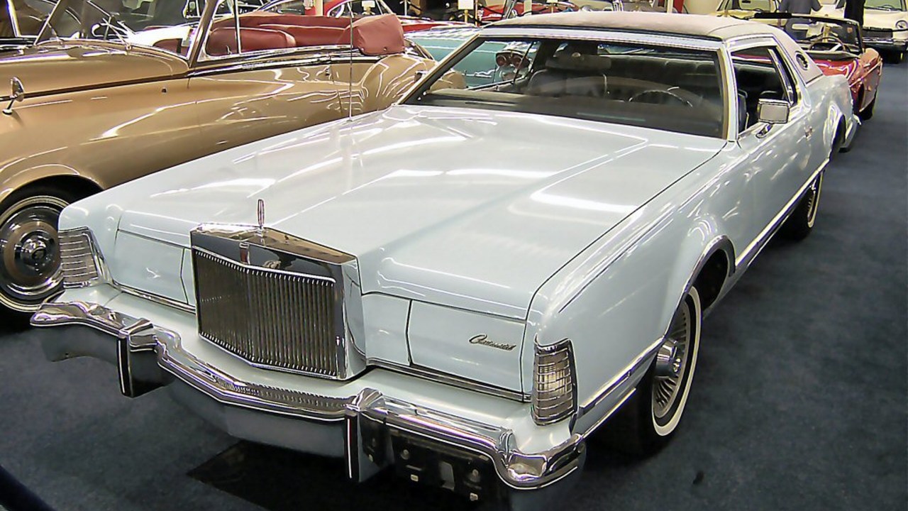 1976 Lincoln Continental Mark IV showed how big luxury really got
