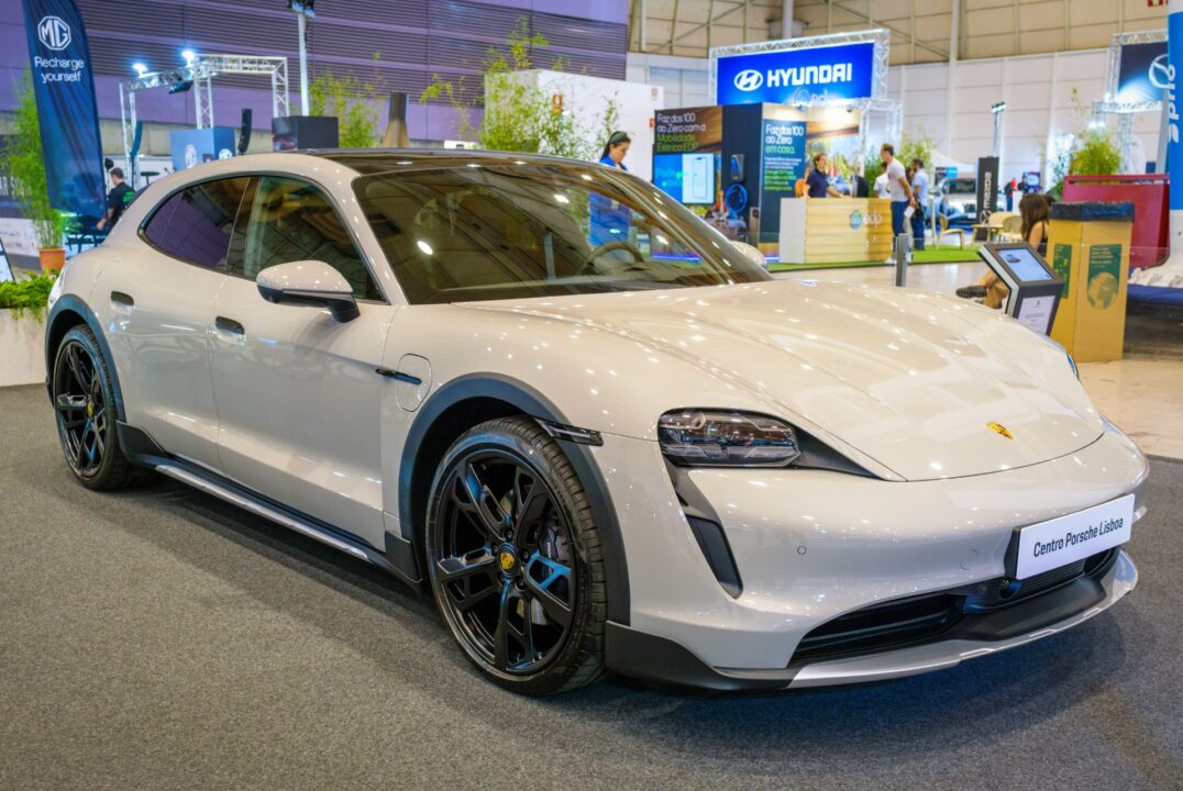 2021 Porsche Taycan Cross Turismo (1)