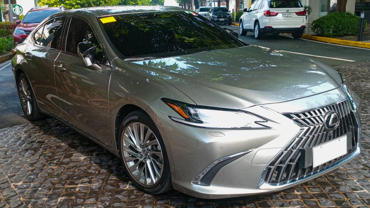 Lexus ES 350 is the sedan owners keep long after the payments end