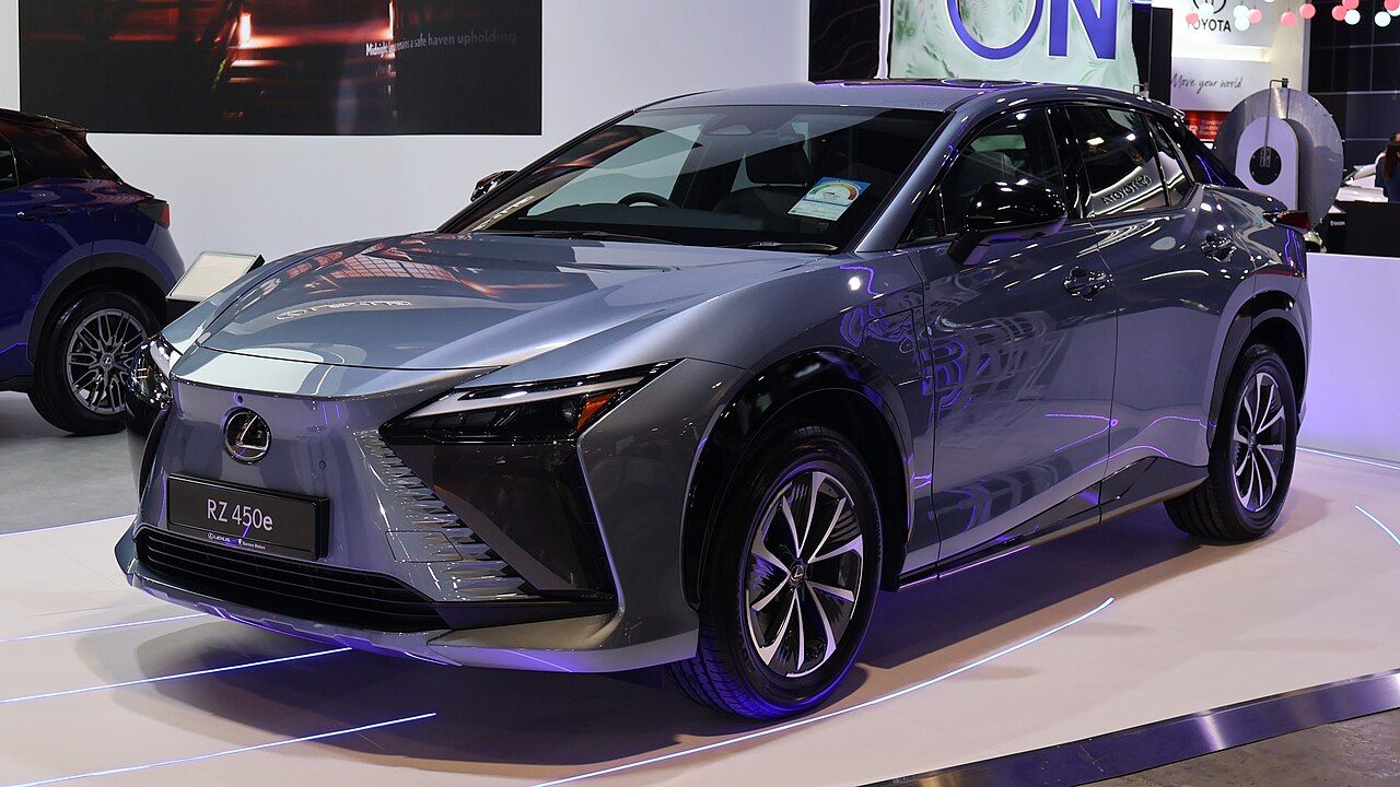 Lexus RZ 450e