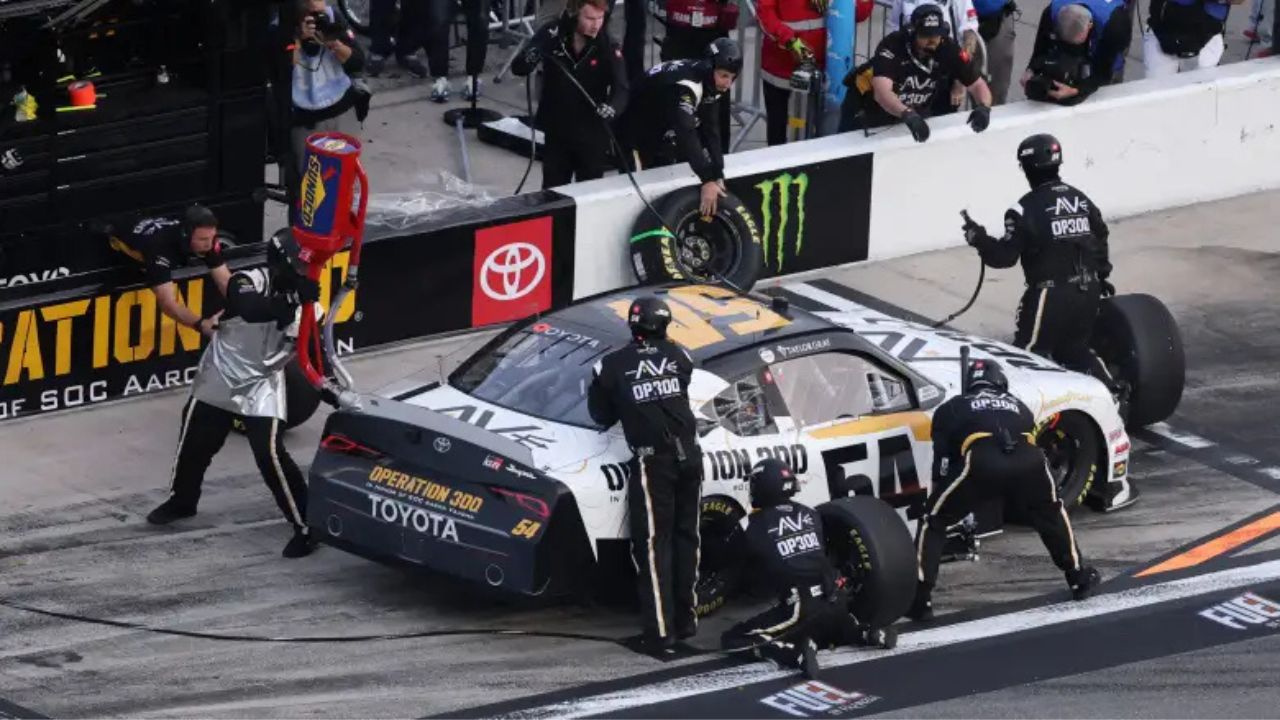 Taylor Gray hits Joe Gibbs crew member on Atlanta pit road