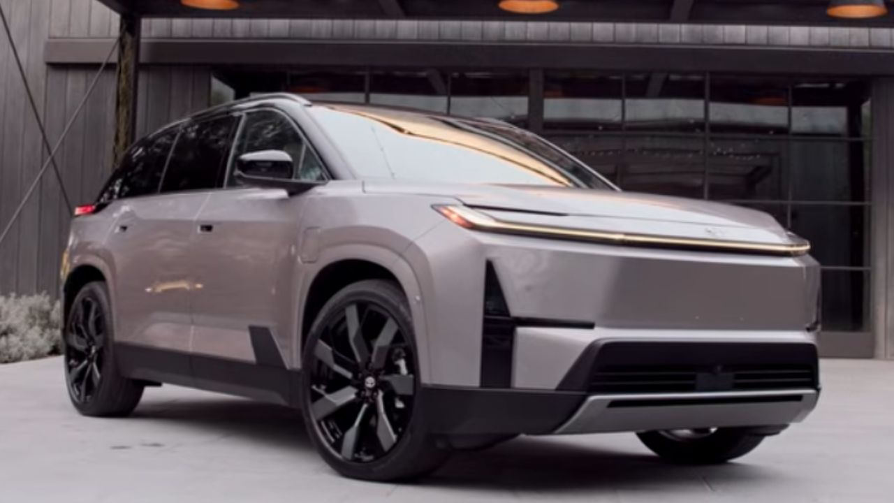 Toyota’s first 3-row electric SUV debuts with mixed tech features