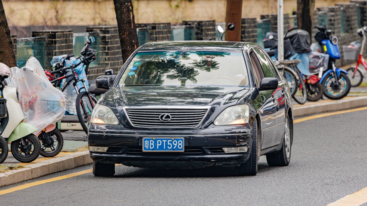 Lexus LS 430 quietly makes German luxury sedans feel overpriced