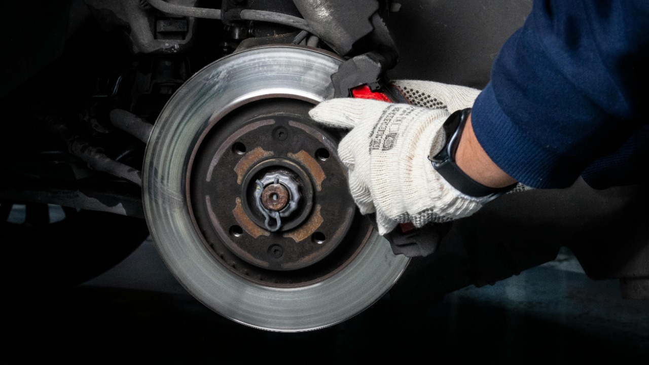 The driving shortcut mechanics say causes premature brake wear