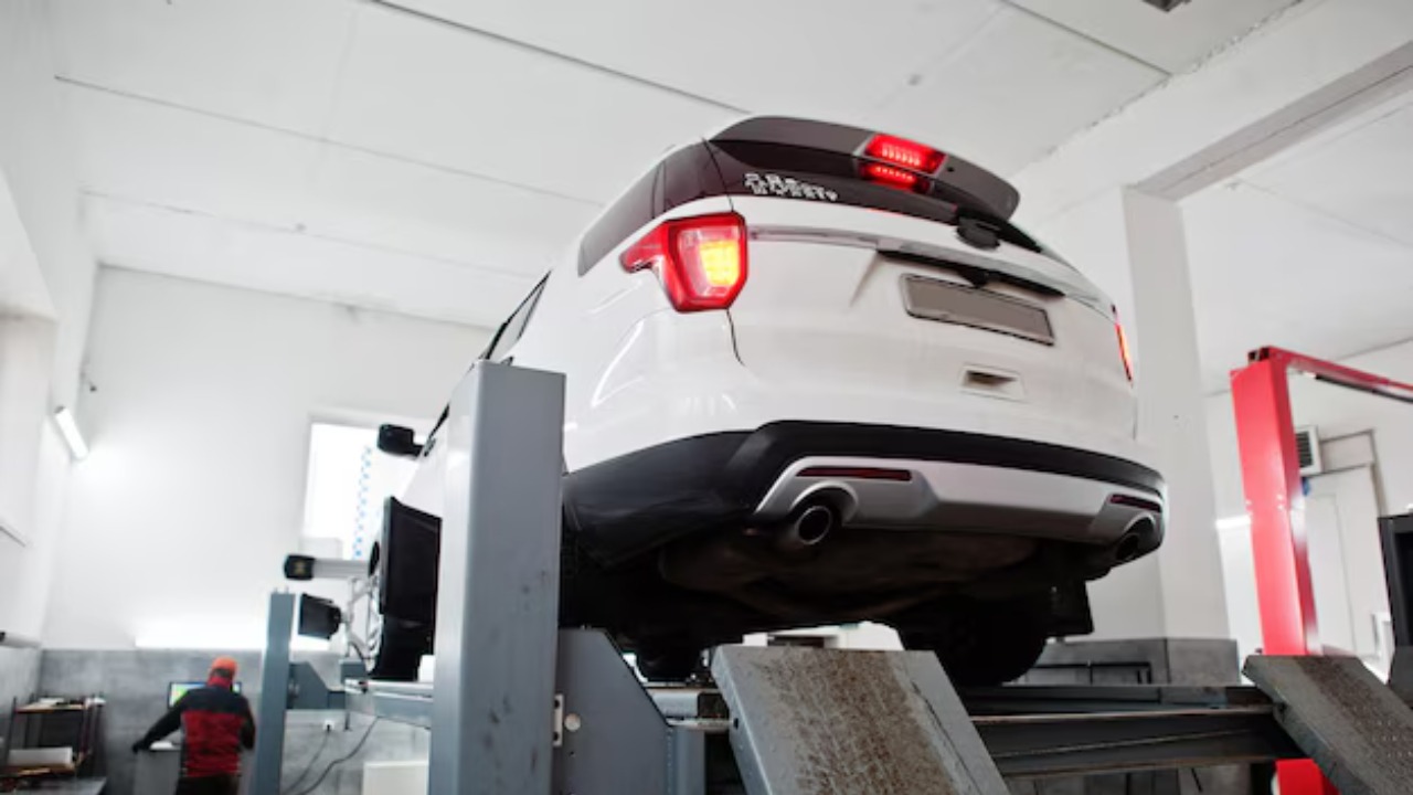 Ford recalls 410,000+ SUVs over rear suspension and steering risk