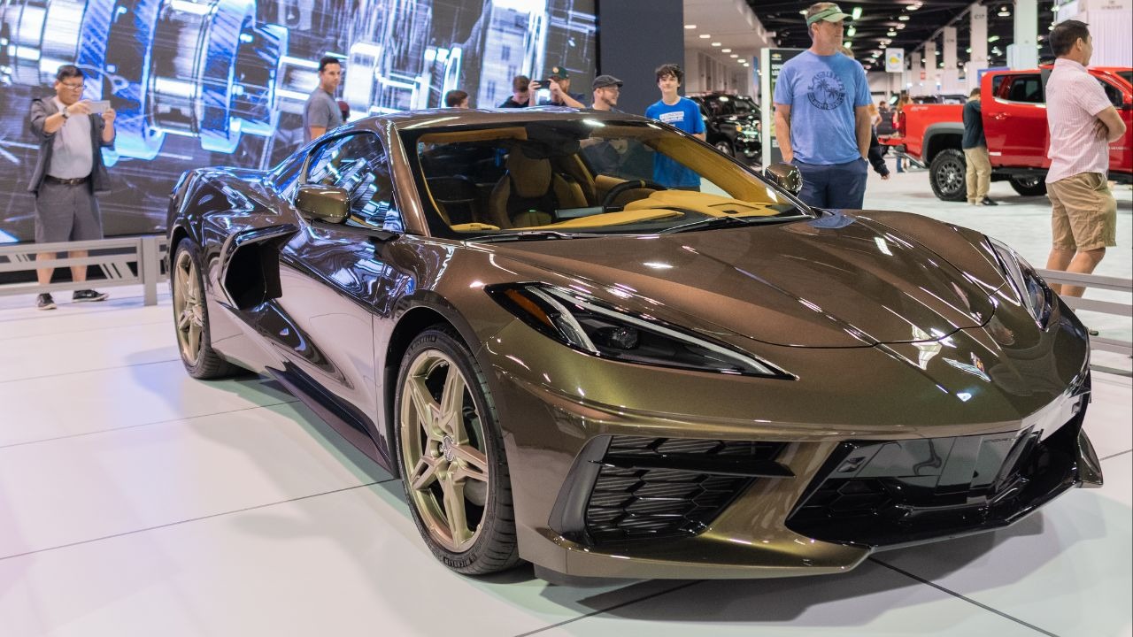 C8 X concept cranks the Corvette toward true hypercar territory