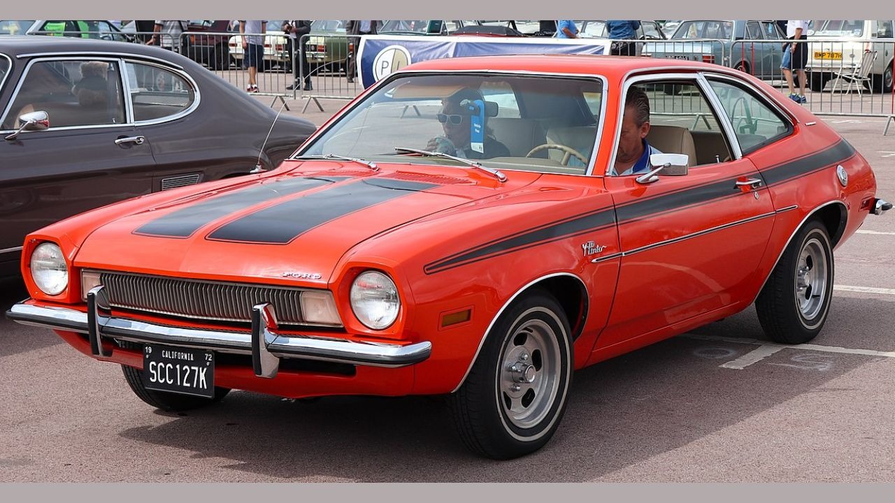 Image Credit: Vauxford – Own work, CC BY-SA 4.0, via Wikimedia Commons