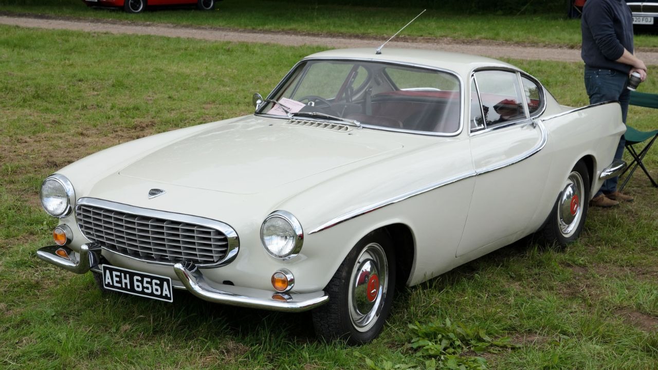 9 classic cars that mechanics say were built to last