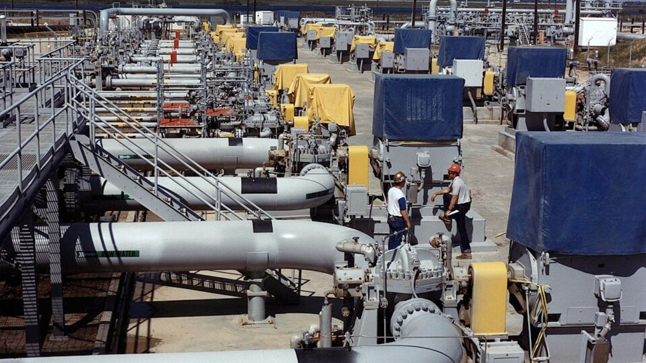 US to dump 172M barrels of oil from strategic reserve in bold move