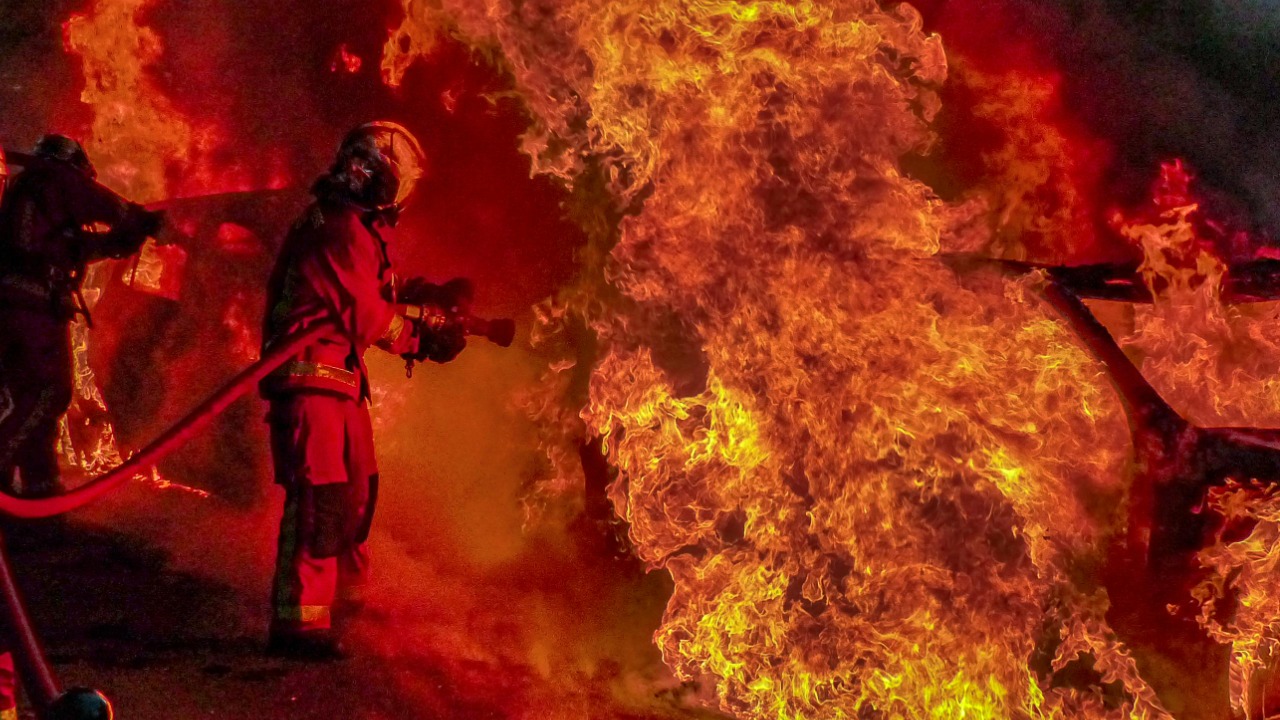 2 Cybertrucks mysteriously burst into flames in California, but why?