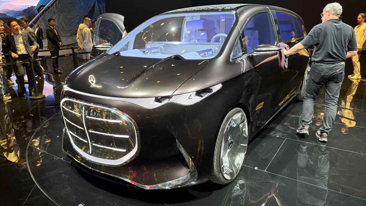 Mercedes to bring VLE-Class electric luxury van to U.S. roads in 2027