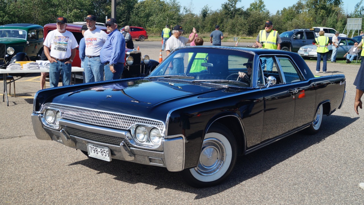 Lincoln’s 1961 Continental decided suicide doors were the main event