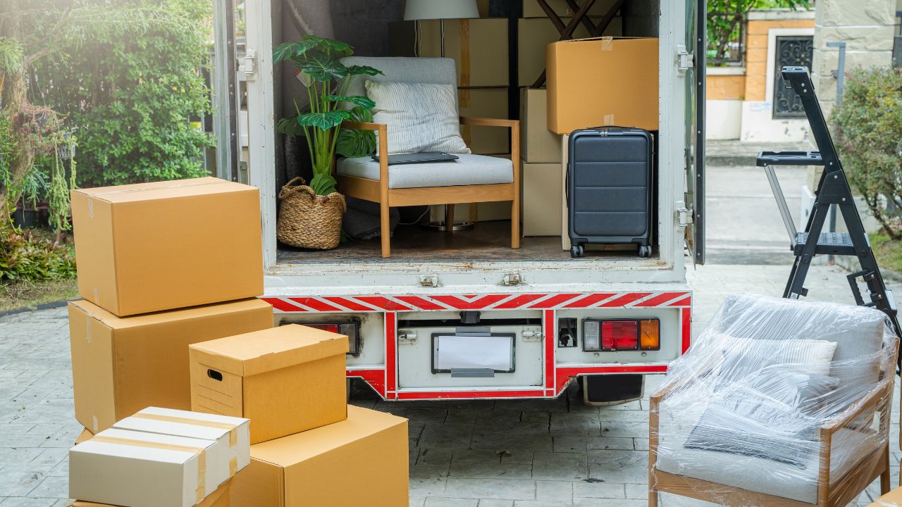 Owner says his neighbor keeps blocking his driveway with delivery trucks